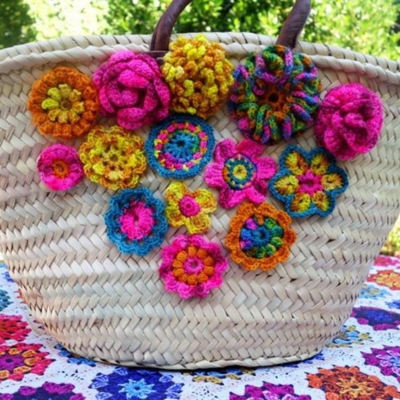 Granny style handmade flower bags - Picture 4 of 7